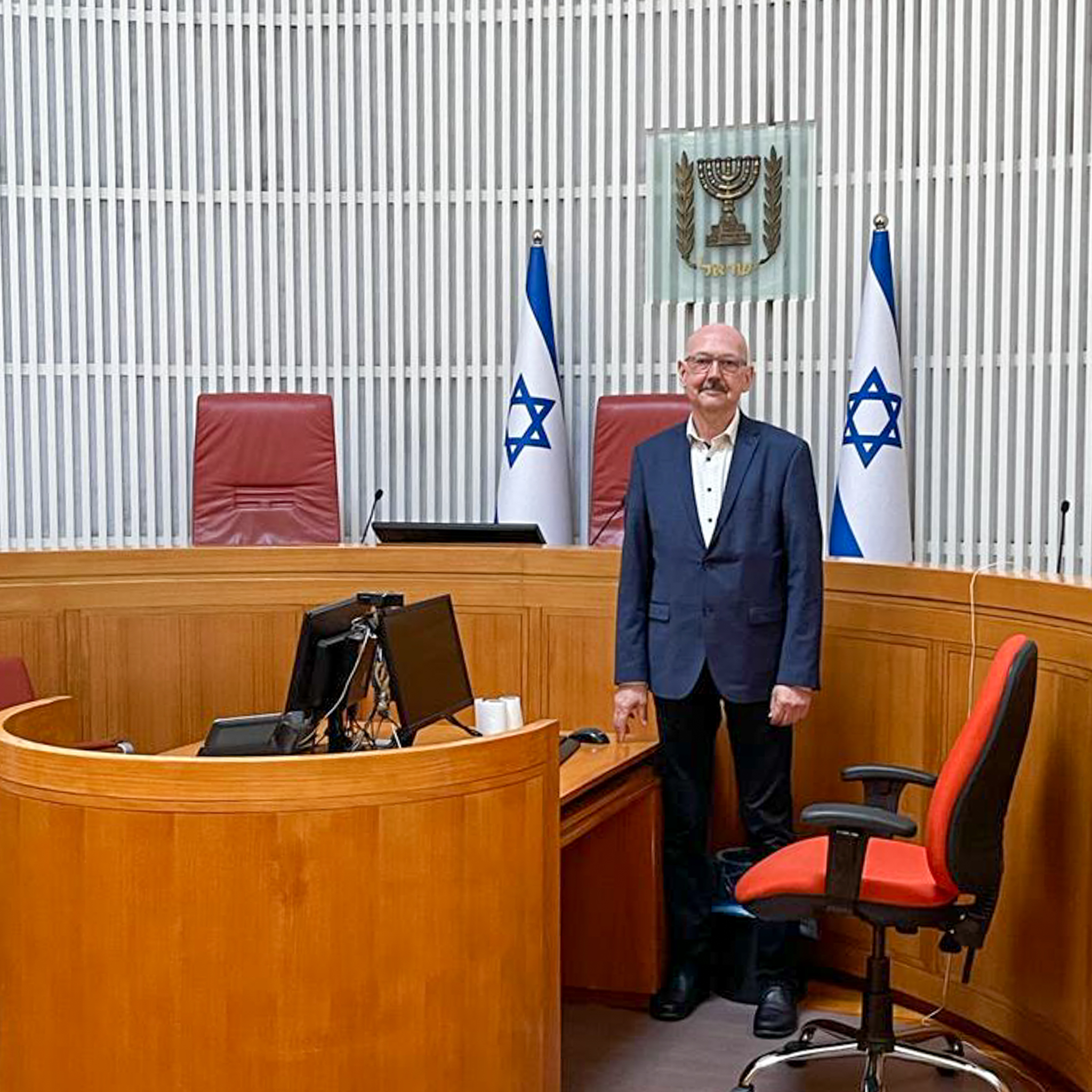Friedhelm Boginski im Obersten Gericht Israels